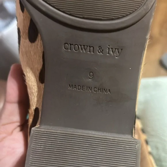 New Crown & Ivy Size 9 M Kylie Cheetah Animal Print Calf Hair Mules Slip On - Picture 3 of 7